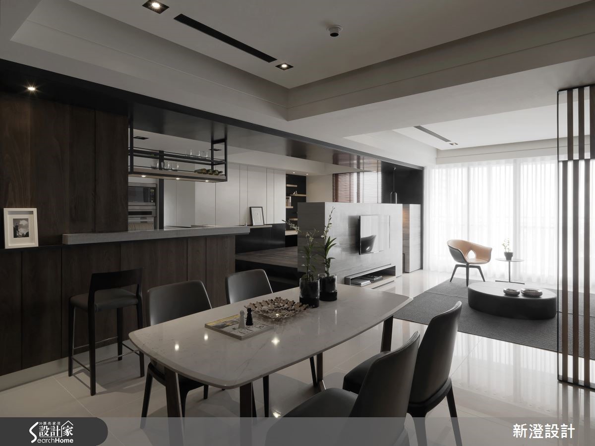 離開紛擾的忙碌生活，回到家中便希望能覓得一方澄淨天